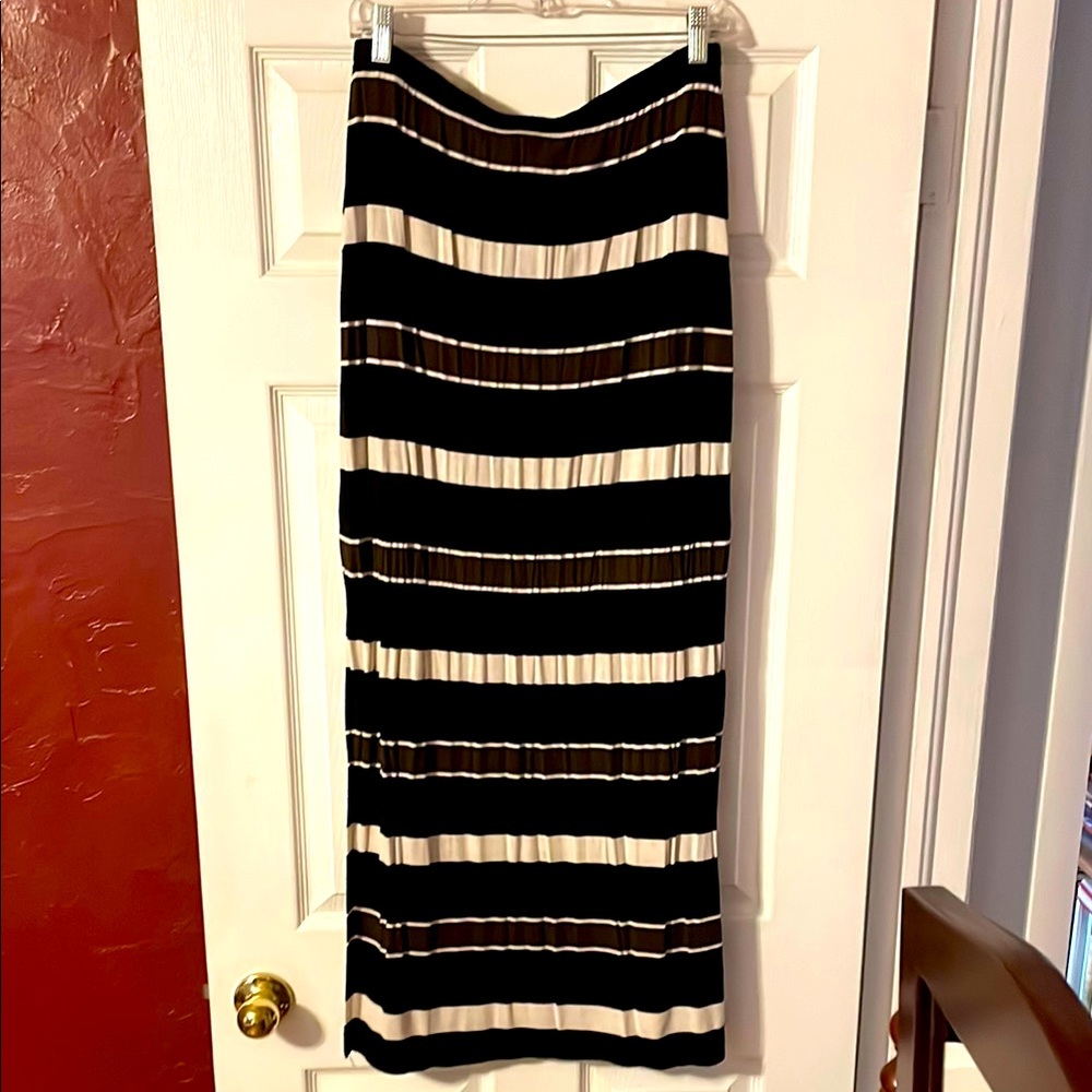Stylish Black and White Striped Skirt